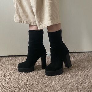 Elegant Black Women's Platform Boots